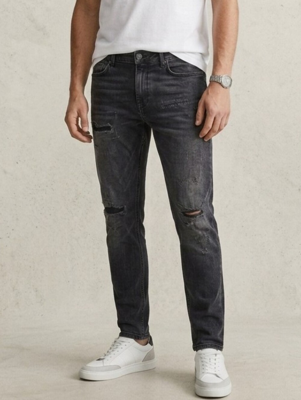 Zara Men’s Distressed Black Slim Jeans Size 34